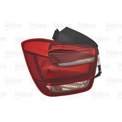 LAMPA TYLNA BMW 1 07.11-  LE