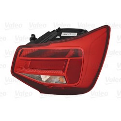 LAMPA TYLNA AUDI Q2 07.16-  PR