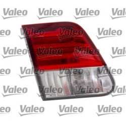 LAMPA TYLNA TOYOTA AVENSIS...